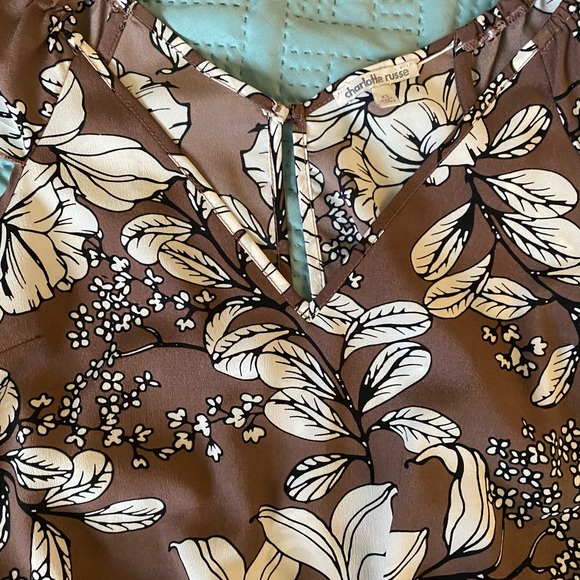 Floral Romper - Picture 3 of 4